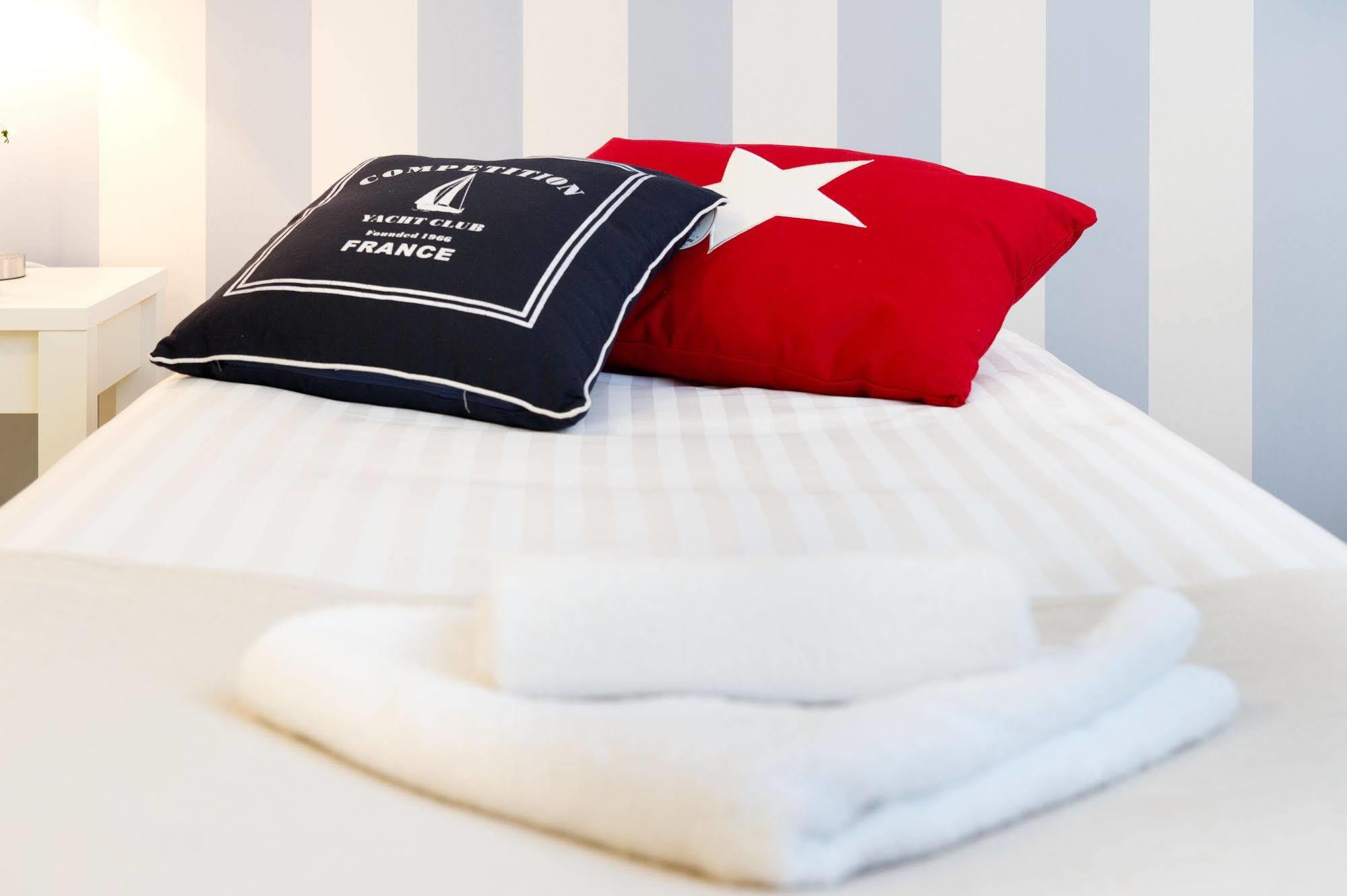 Attendo Park Hotell Huddinge Esterno foto