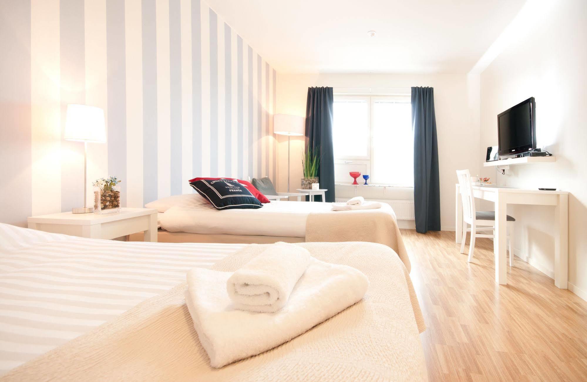 Attendo Park Hotell Huddinge Esterno foto