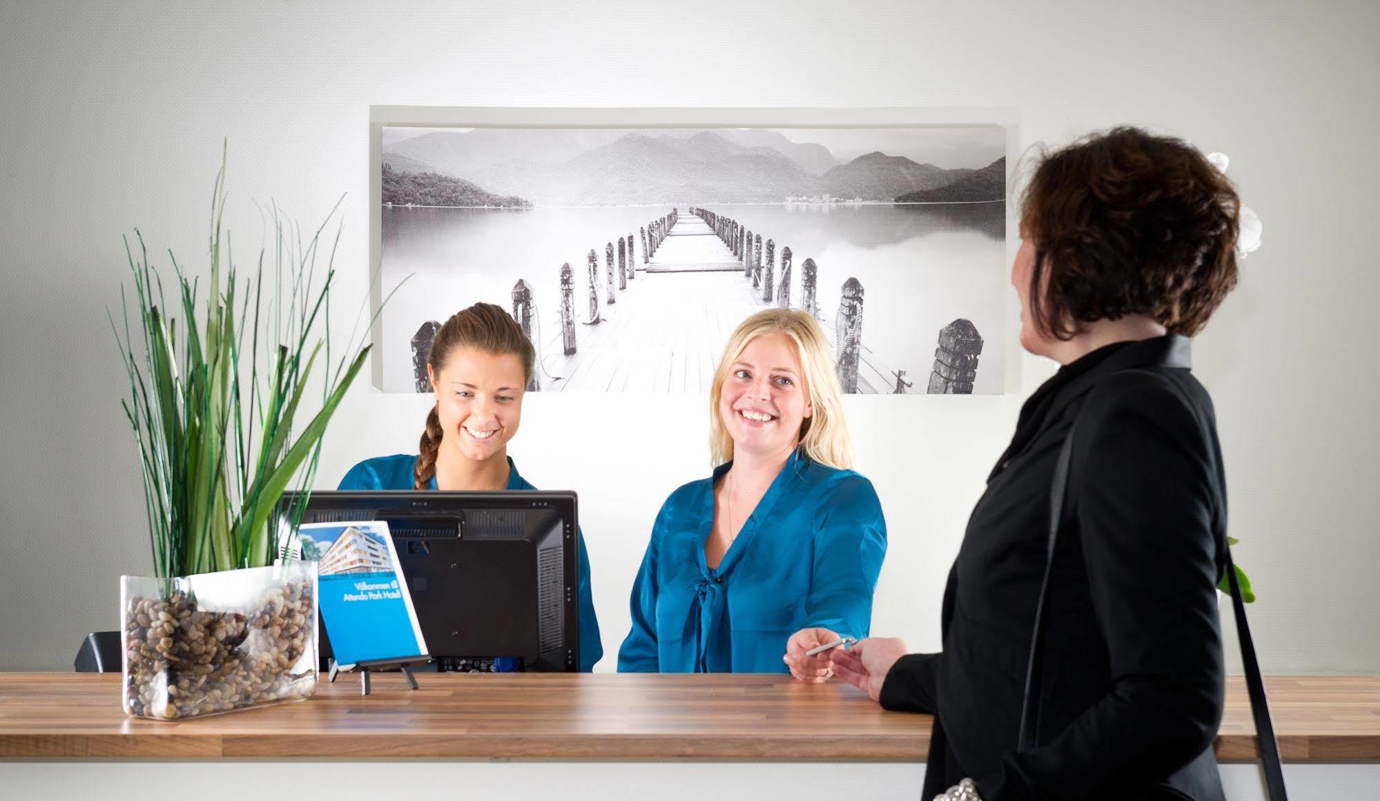 Attendo Park Hotell Huddinge Esterno foto